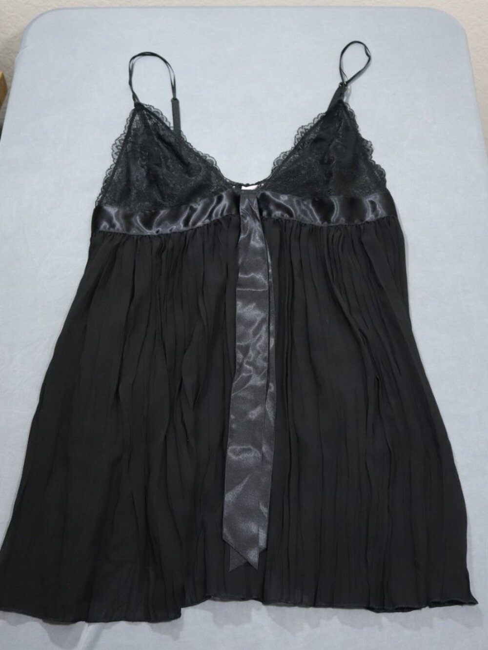 Victoria's Secret Babydoll Chemise L Black Lace Satin Bow Pleated Sheer Lingerie